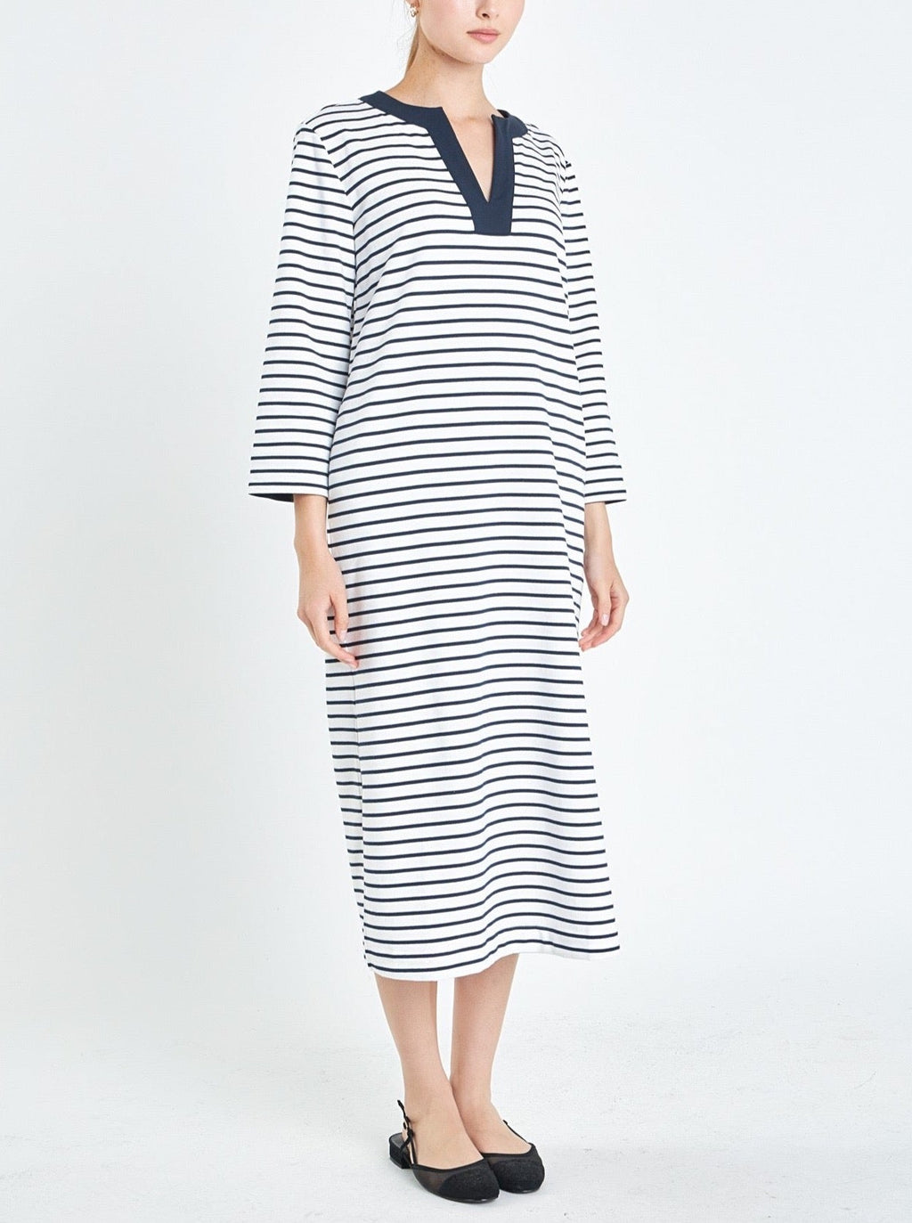 Midikleid mit V-Ausschnitt und Taschen